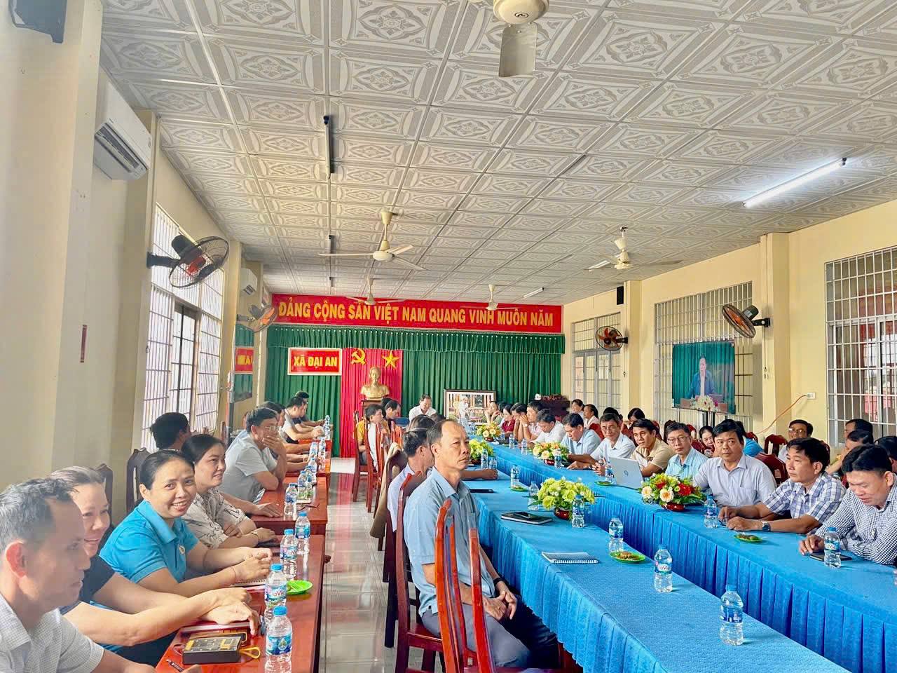 Hội nghị trực tuyến Bồi dưỡng, cập nhật kiến thức, kỹ năng về công tác Xây dựng Đảng đối với cấp ủy Đảng xã